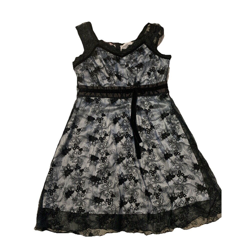 Young Essence dress Vintage black floral lave Overlay Paired Size L